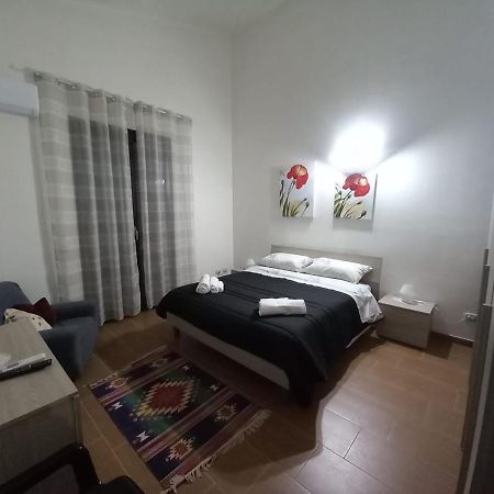 Rosa'S House Bed And Breakfast Santa Margherita di Belice Exterior foto