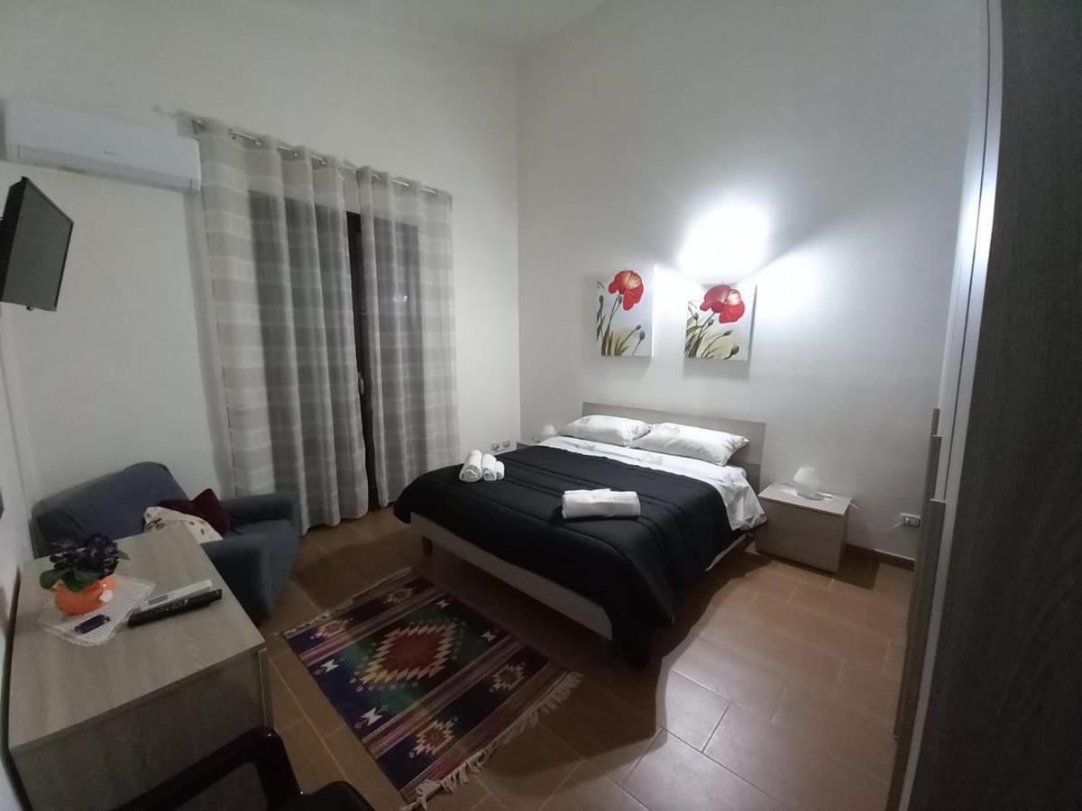 Rosa'S House Bed And Breakfast Santa Margherita di Belice Exterior foto