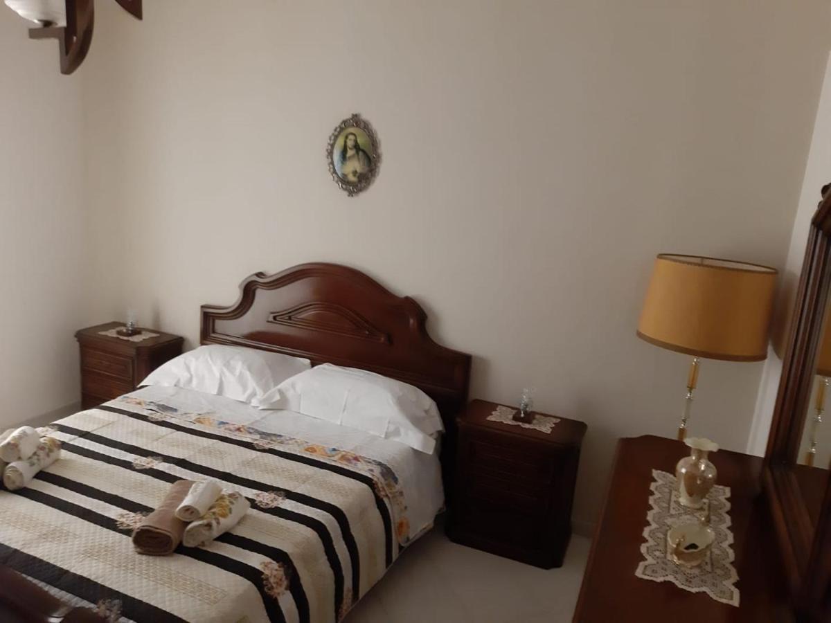 Rosa'S House Bed And Breakfast Santa Margherita di Belice Exterior foto